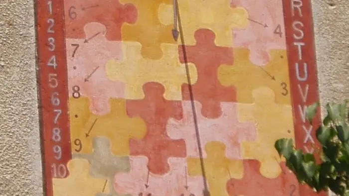 Cadran solaire de l'ancienne école de Névachee- Ville Haute