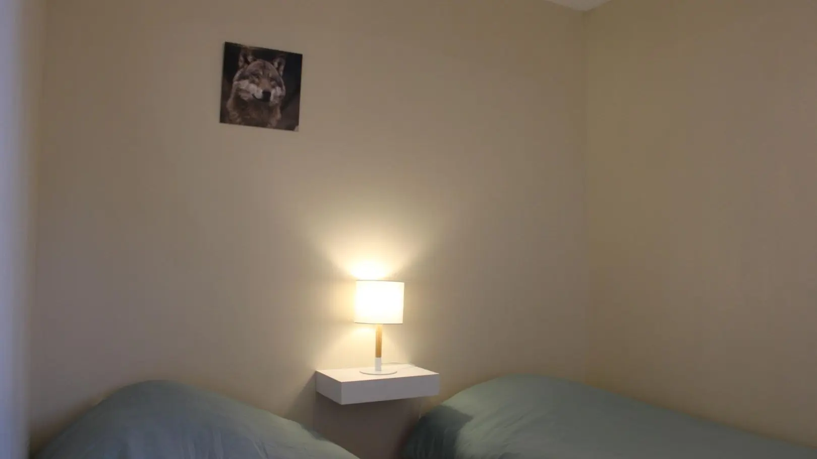 Gîte Les Biches-Chambre twin-Roubion les Buisses-Gîtes de France des Alpes-Maritimes