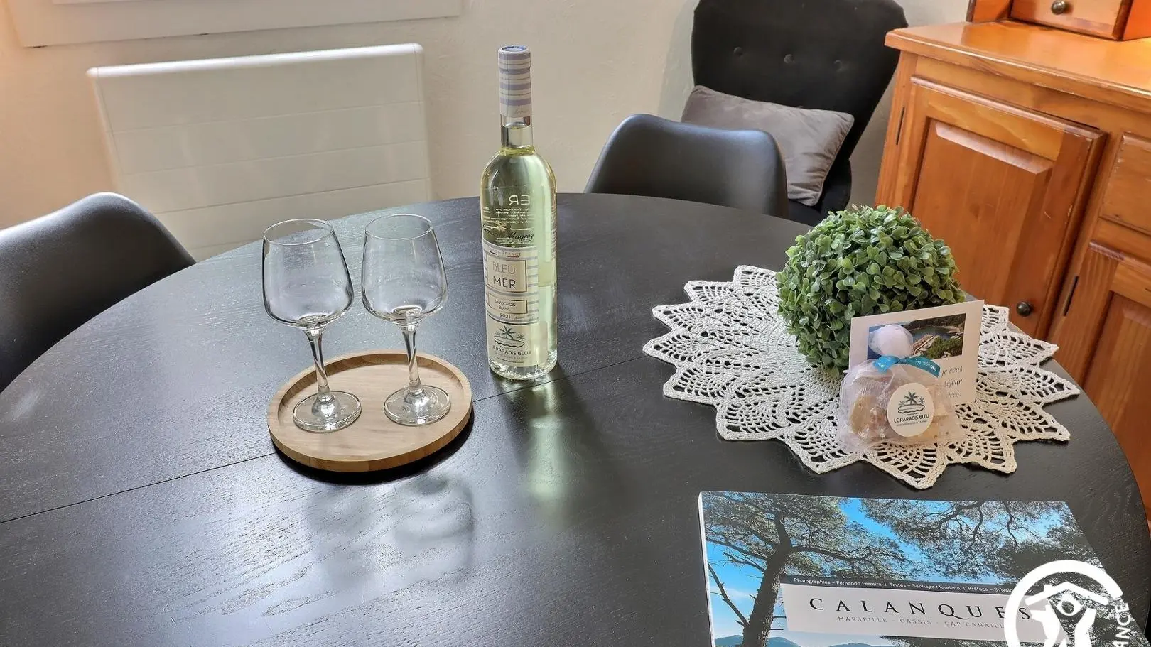Bouteille de vin offerte pour tout séjour de 3 nuits dans notre logement