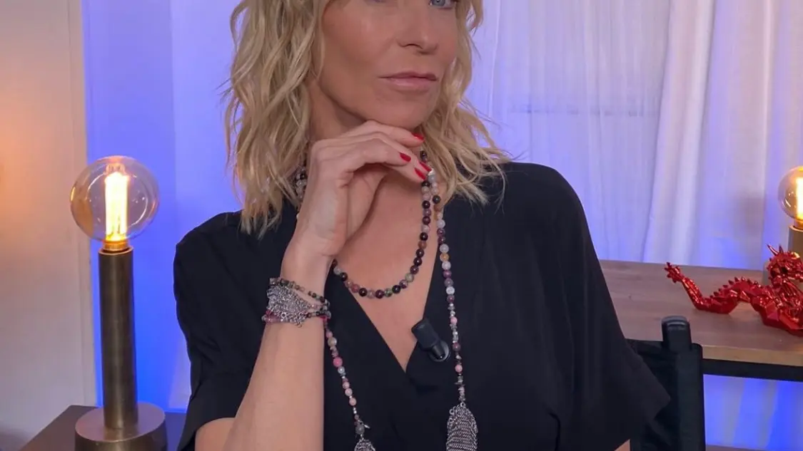 bijoux portés par Rebecca Hampton