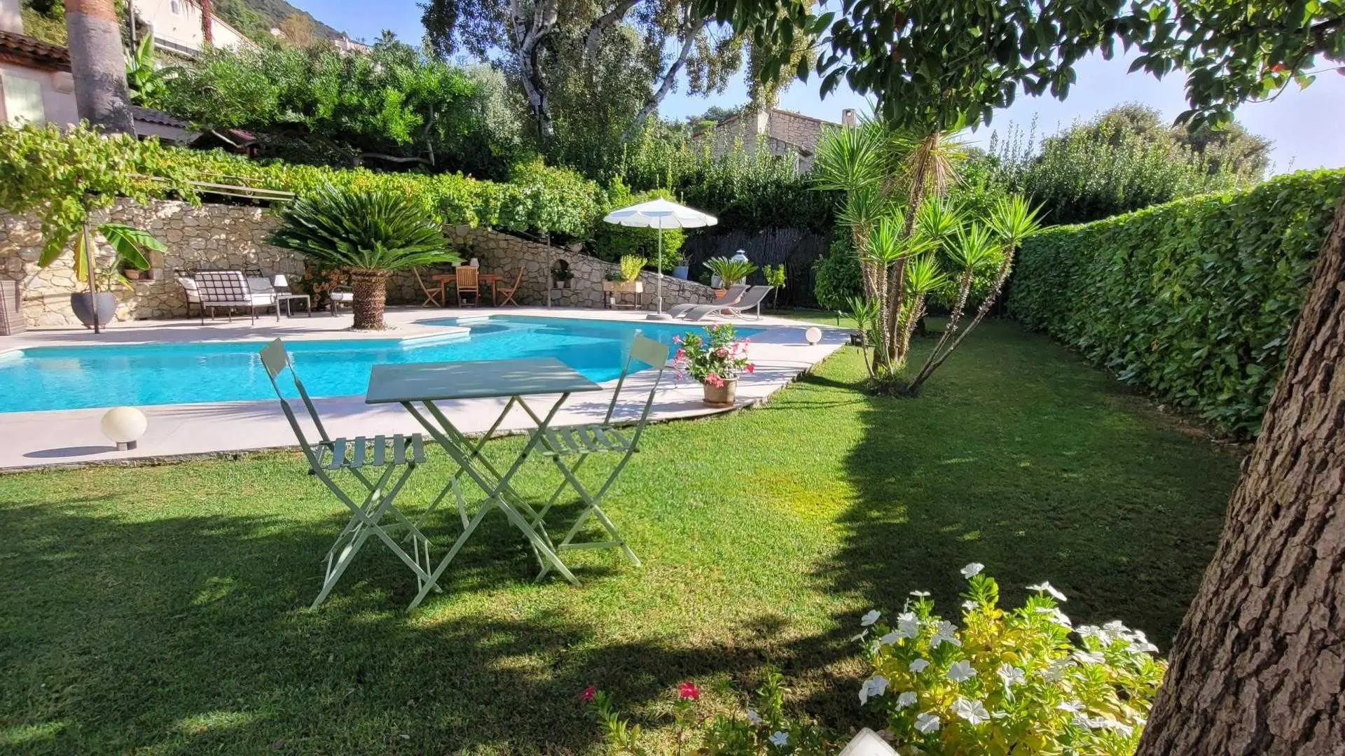 Le jardin Gîte Macalinewa Gîtes de France Alpes-Maritimes Saint-Jeannet