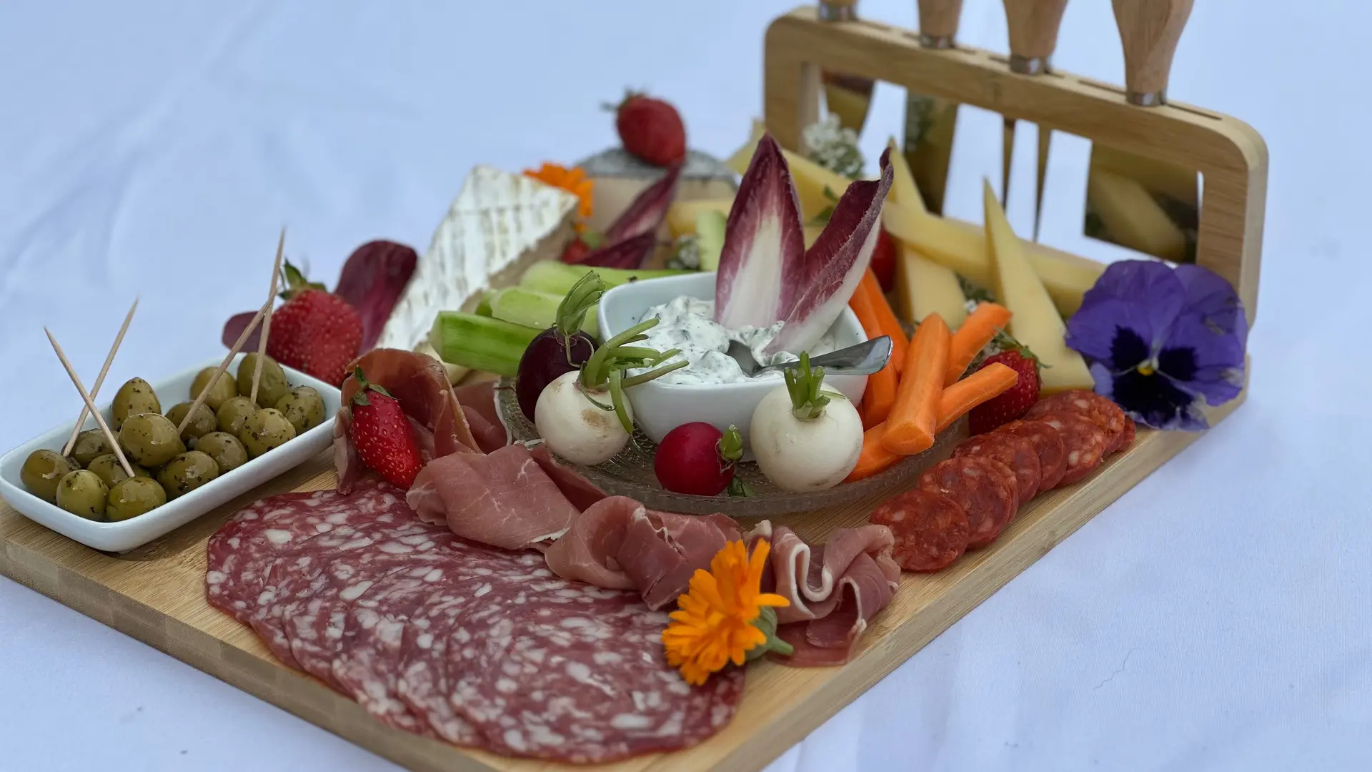 Charcuterie de qualité; fromages affinés