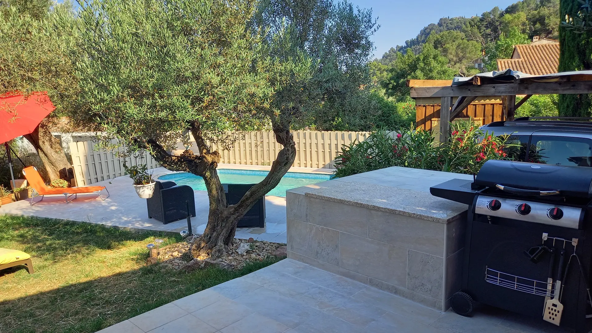 Le  Cabanon bleu - Mme Robertson_Solliès-Ville