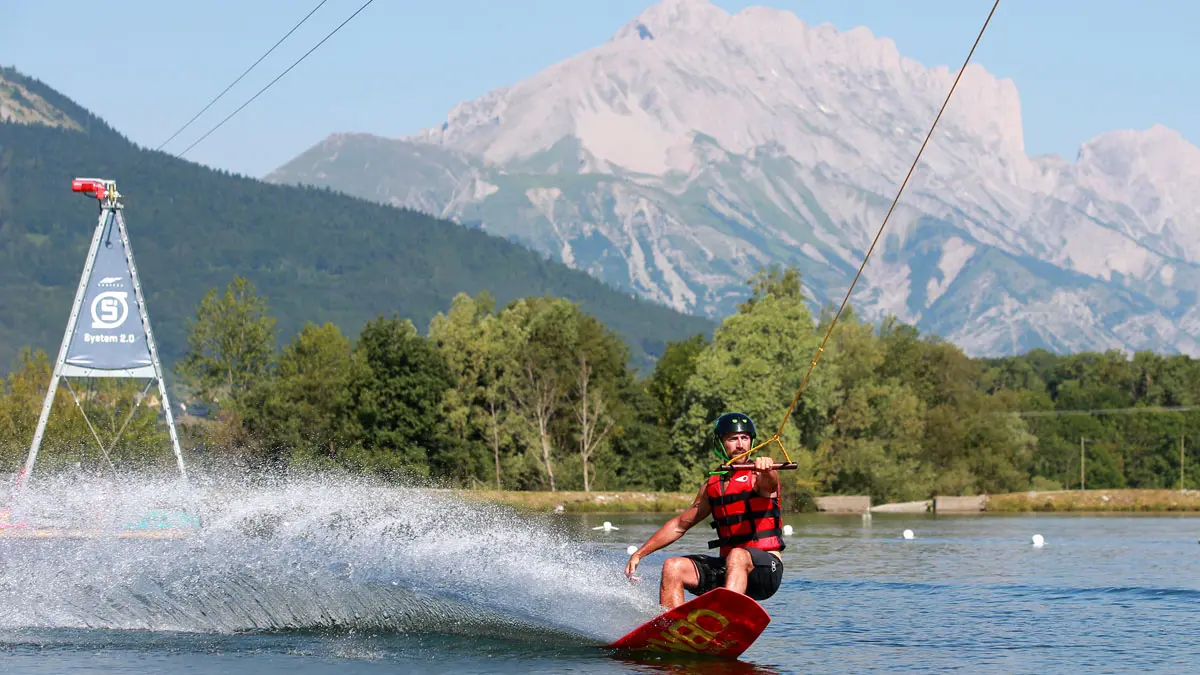 Mountain Wake Park au Plan d'eau du Champsaur