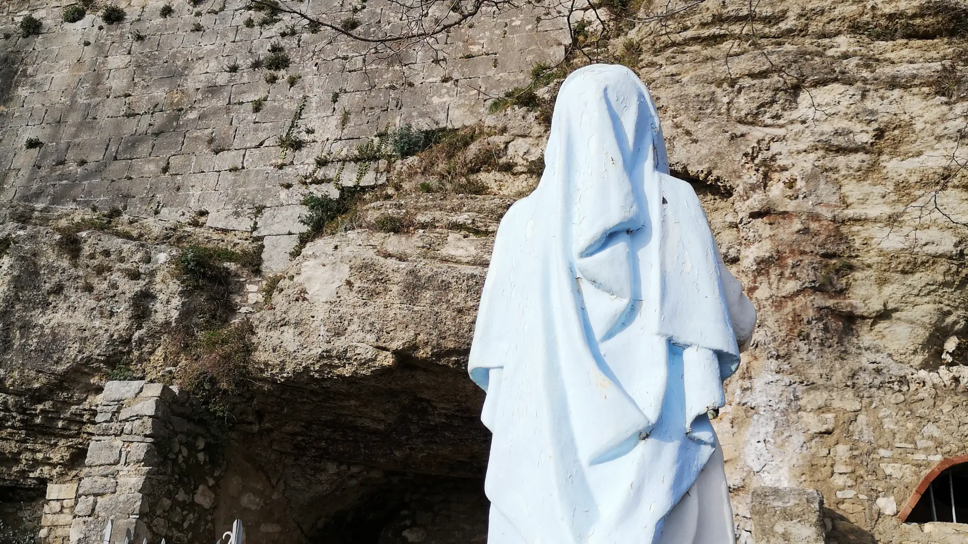 Citadelle - grotte de la Vierge