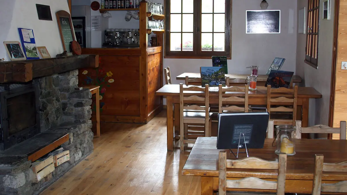 Salle de restauration du Refuge