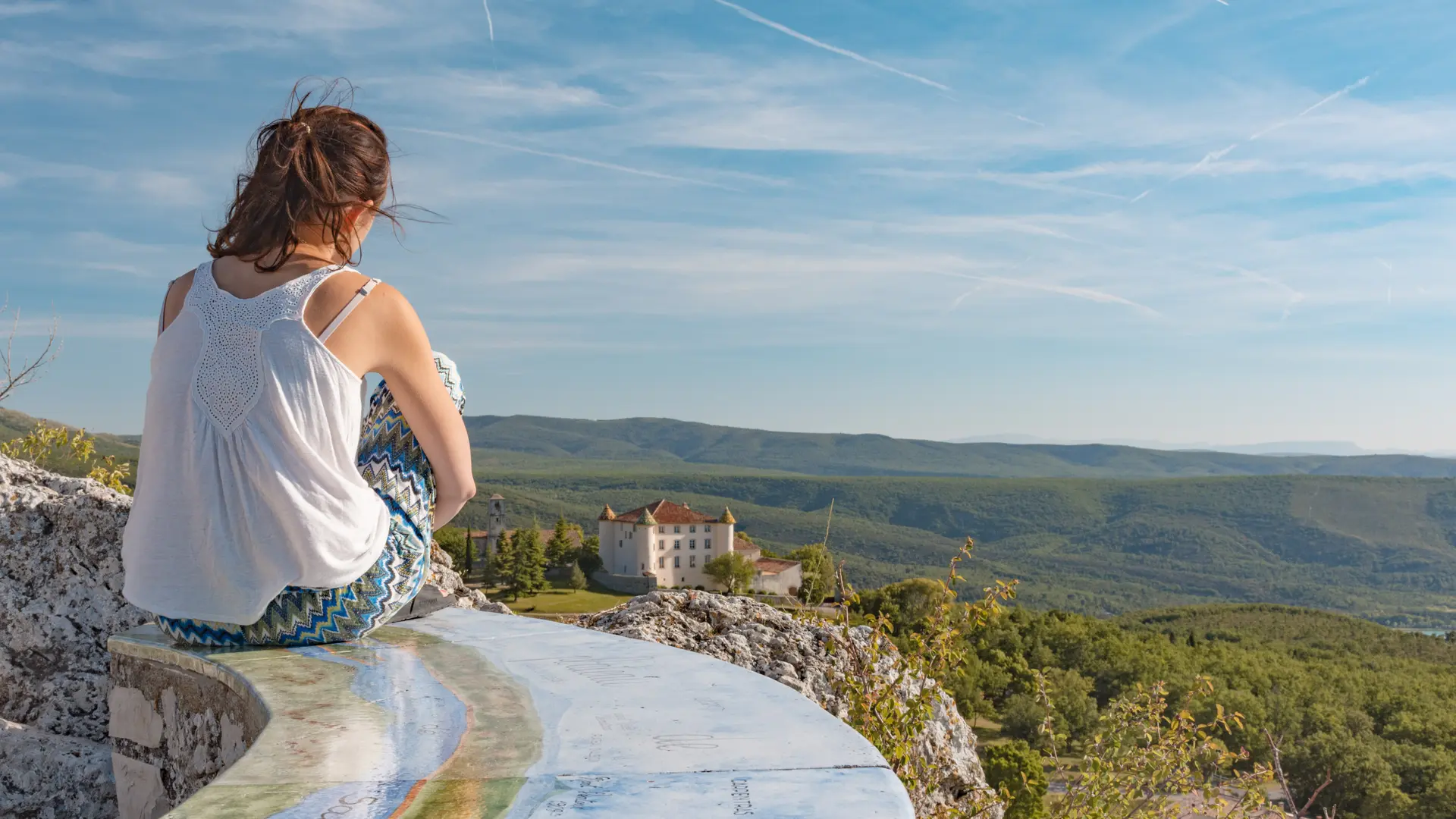 Orientation table and view on the castle