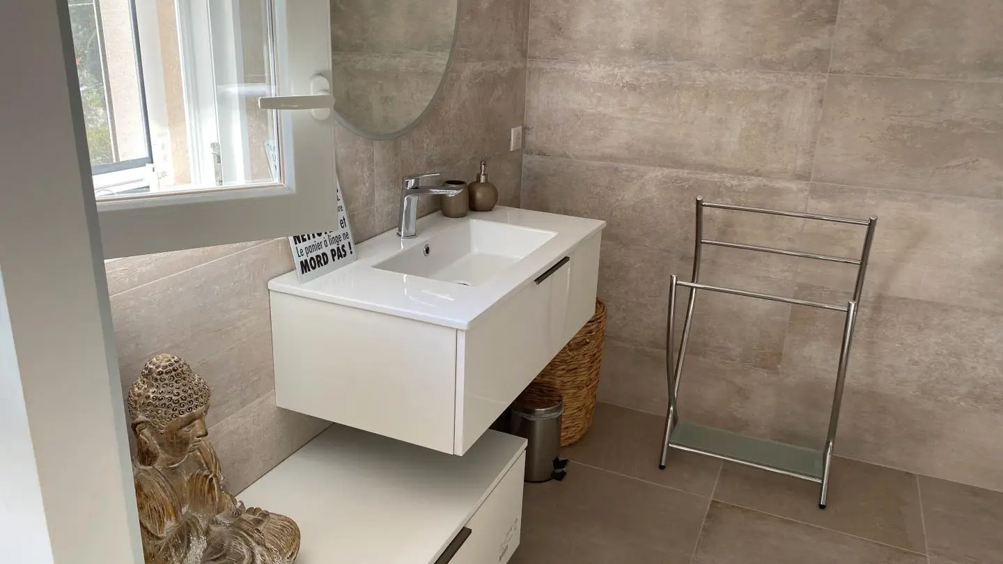 Salle d'eau-Chambre d'Hôtes-Biot-Gîtes de France Alpes-Maritimes