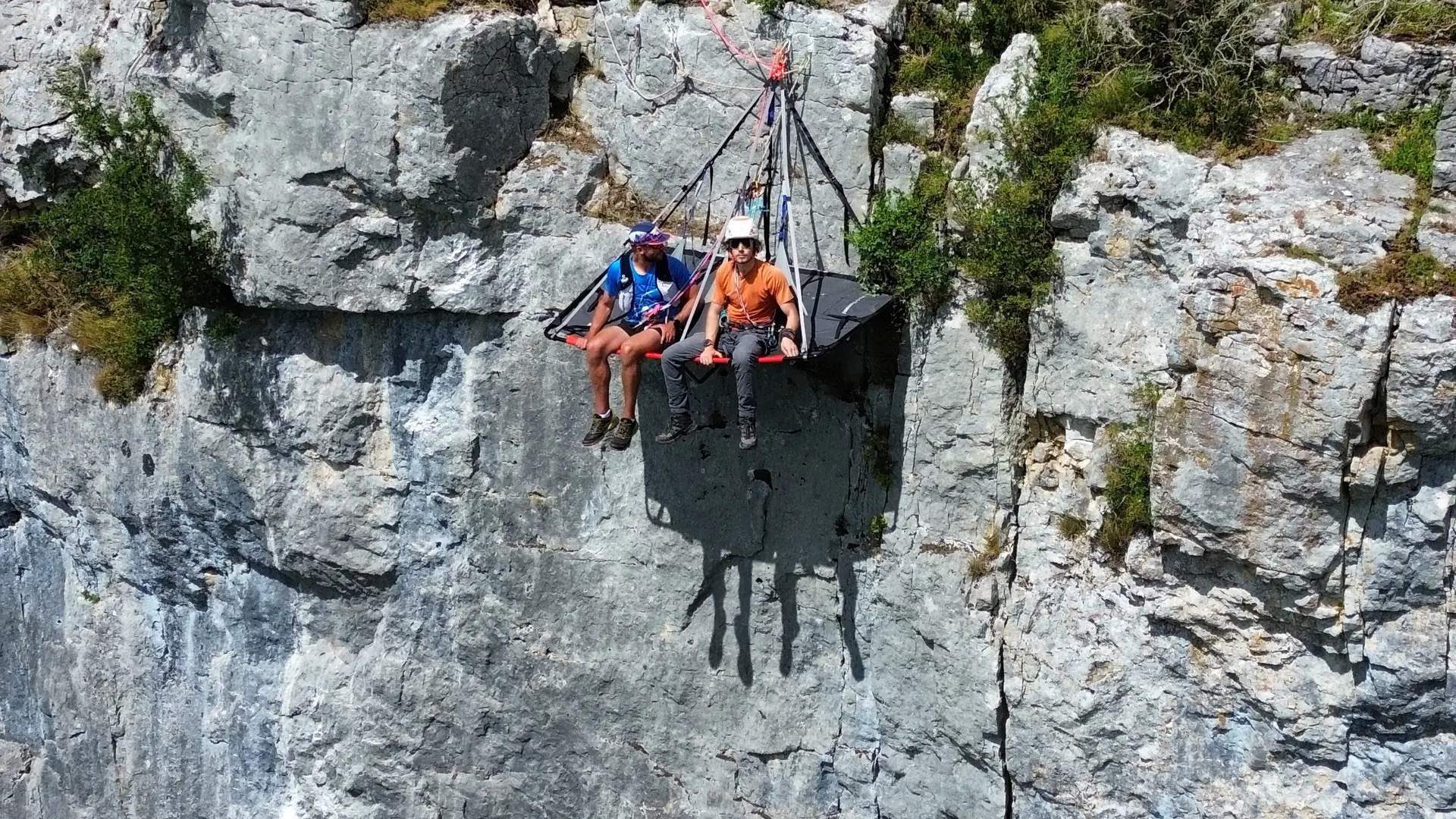 Apéro suspendu au coucher du soleil_Nantua