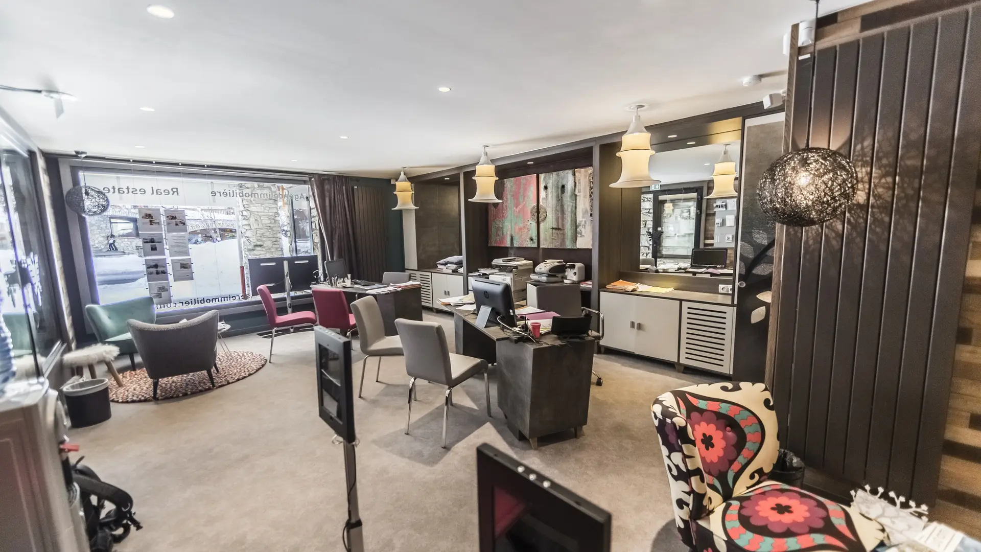 Intérieur de l'agence_Mountain Collection