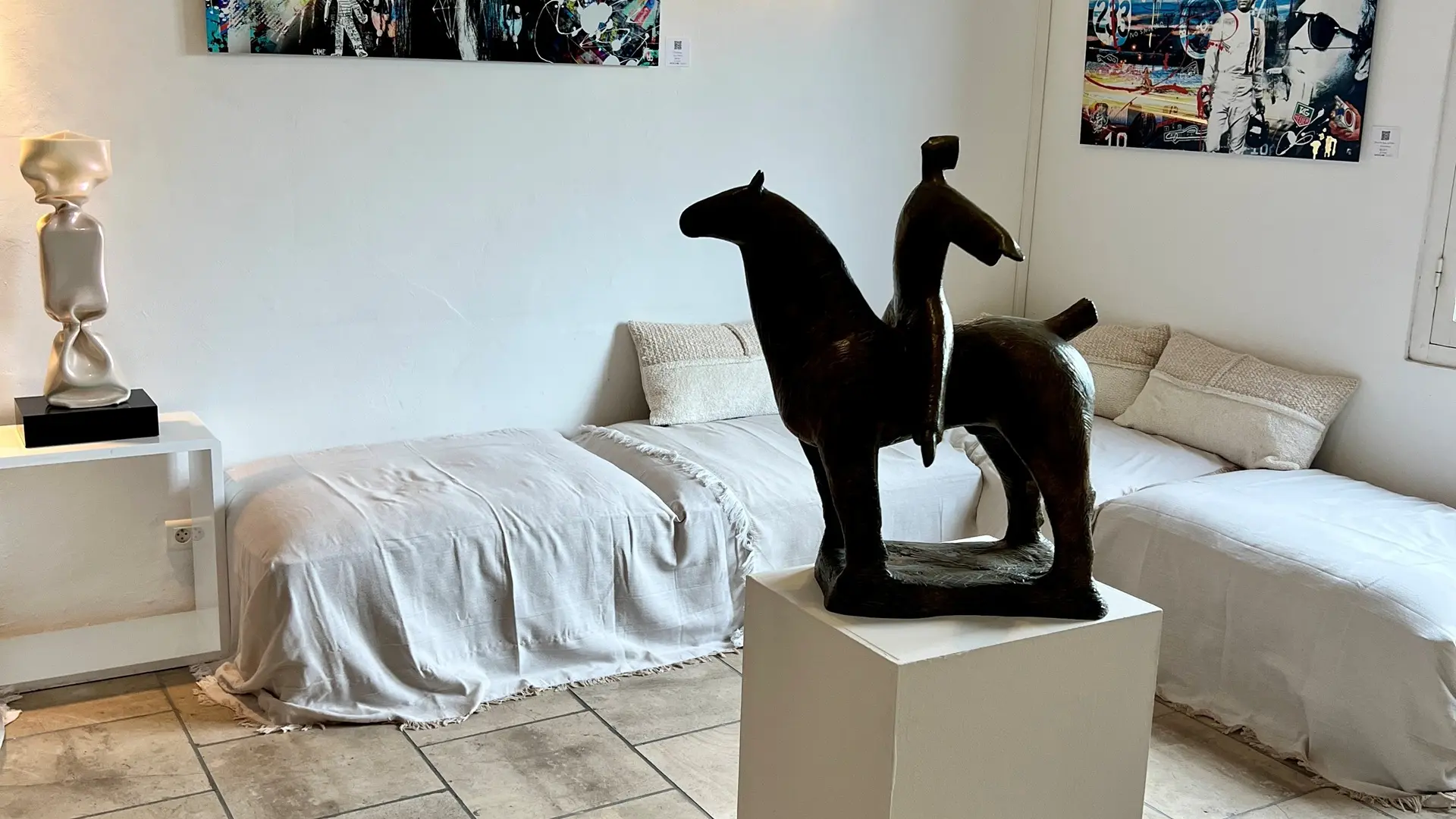 Intérieur Galerie Art de Claire à Mougins