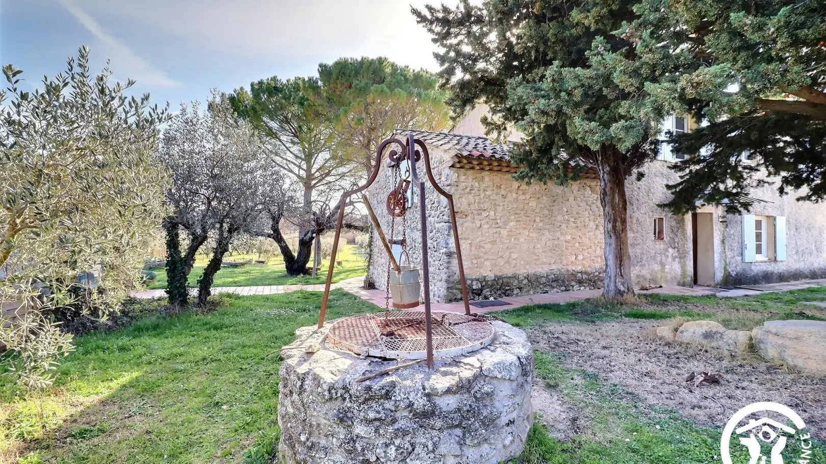 puits sécurisé (fermé par un cadenas)