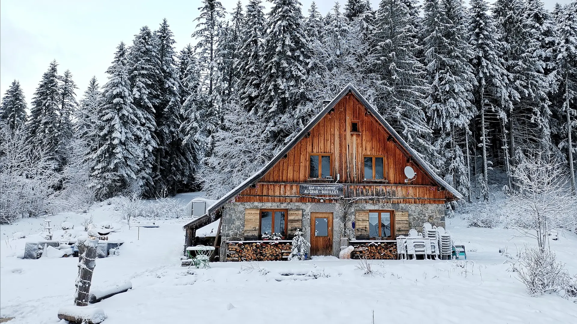 Le restaurant sous la neige