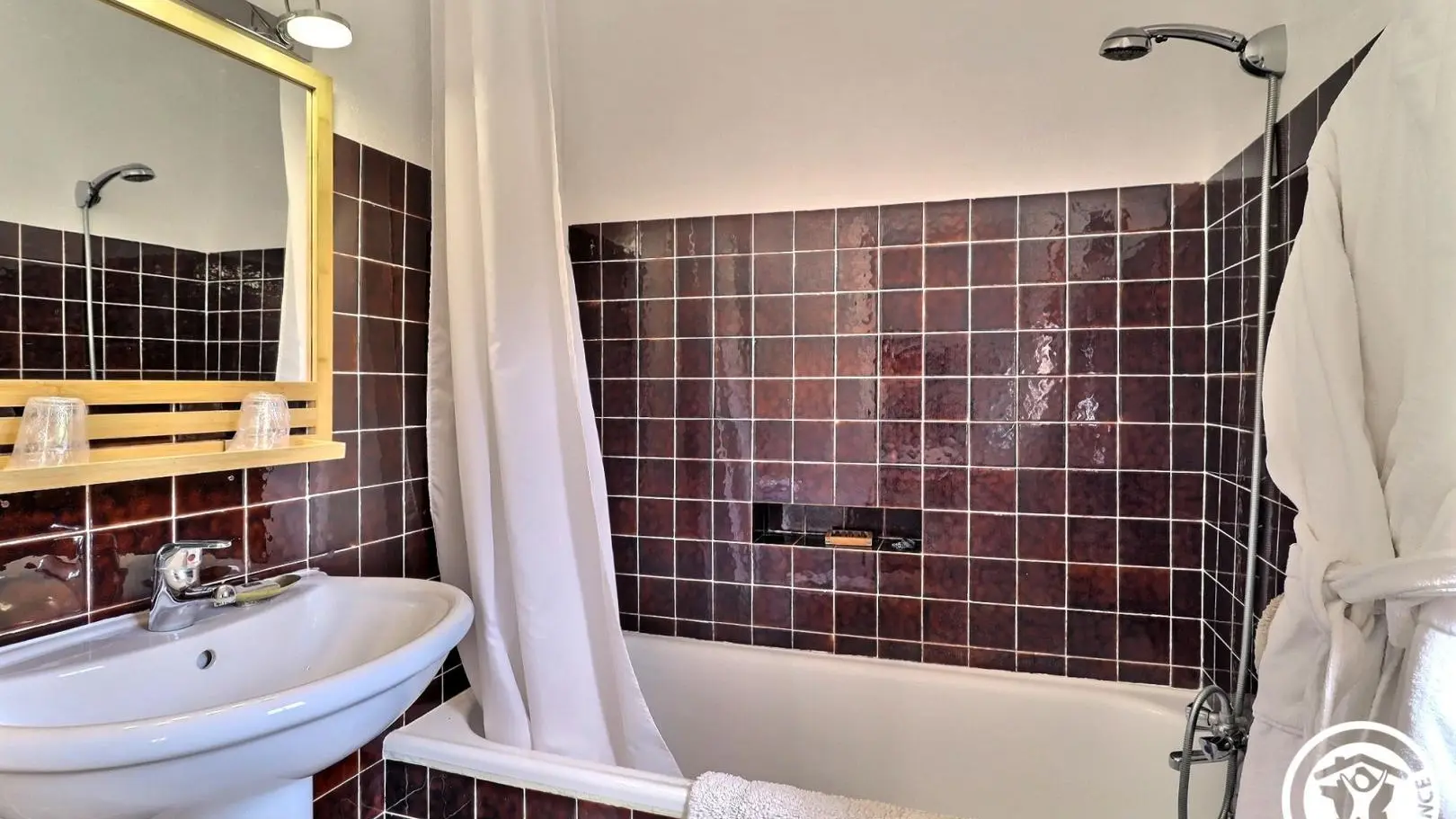 Salle de bains de la chambre Paul Cézanne