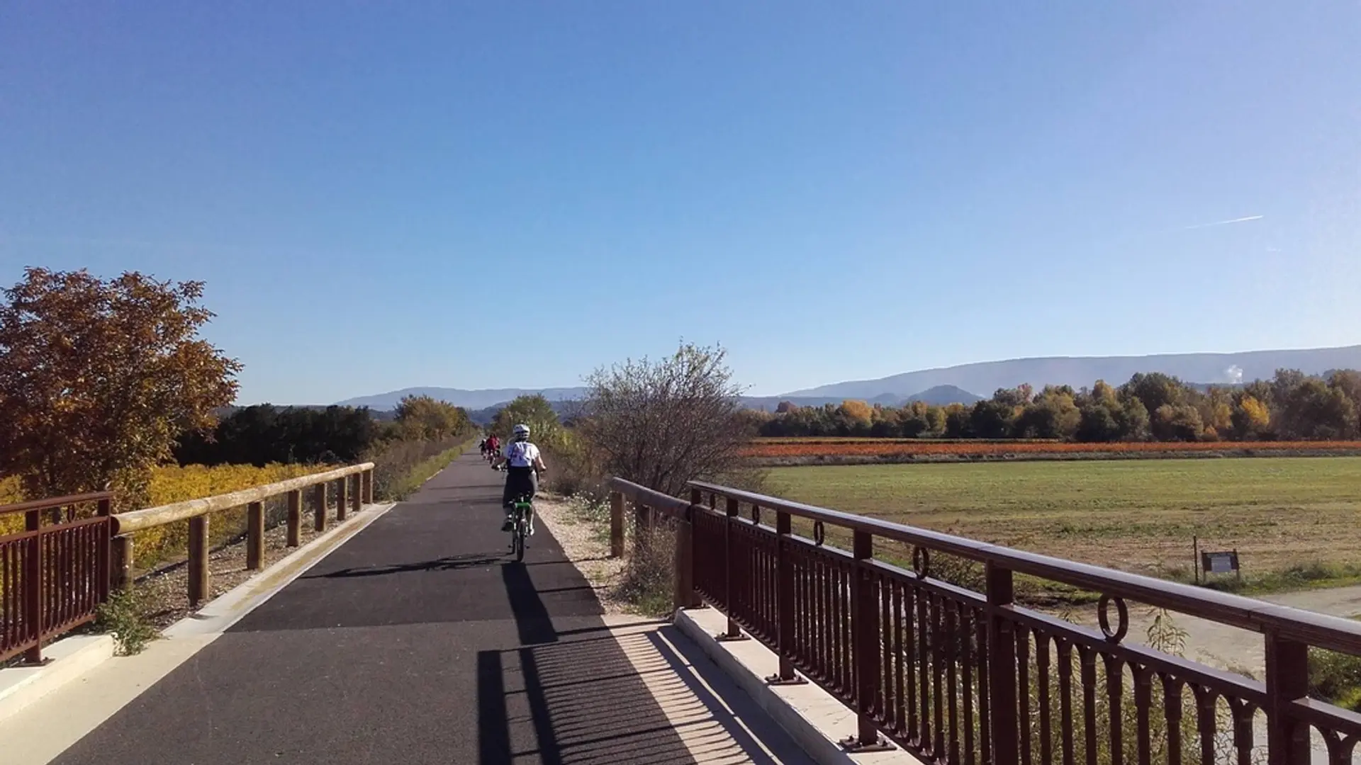 L'EV8 à la sortie de Coustellet