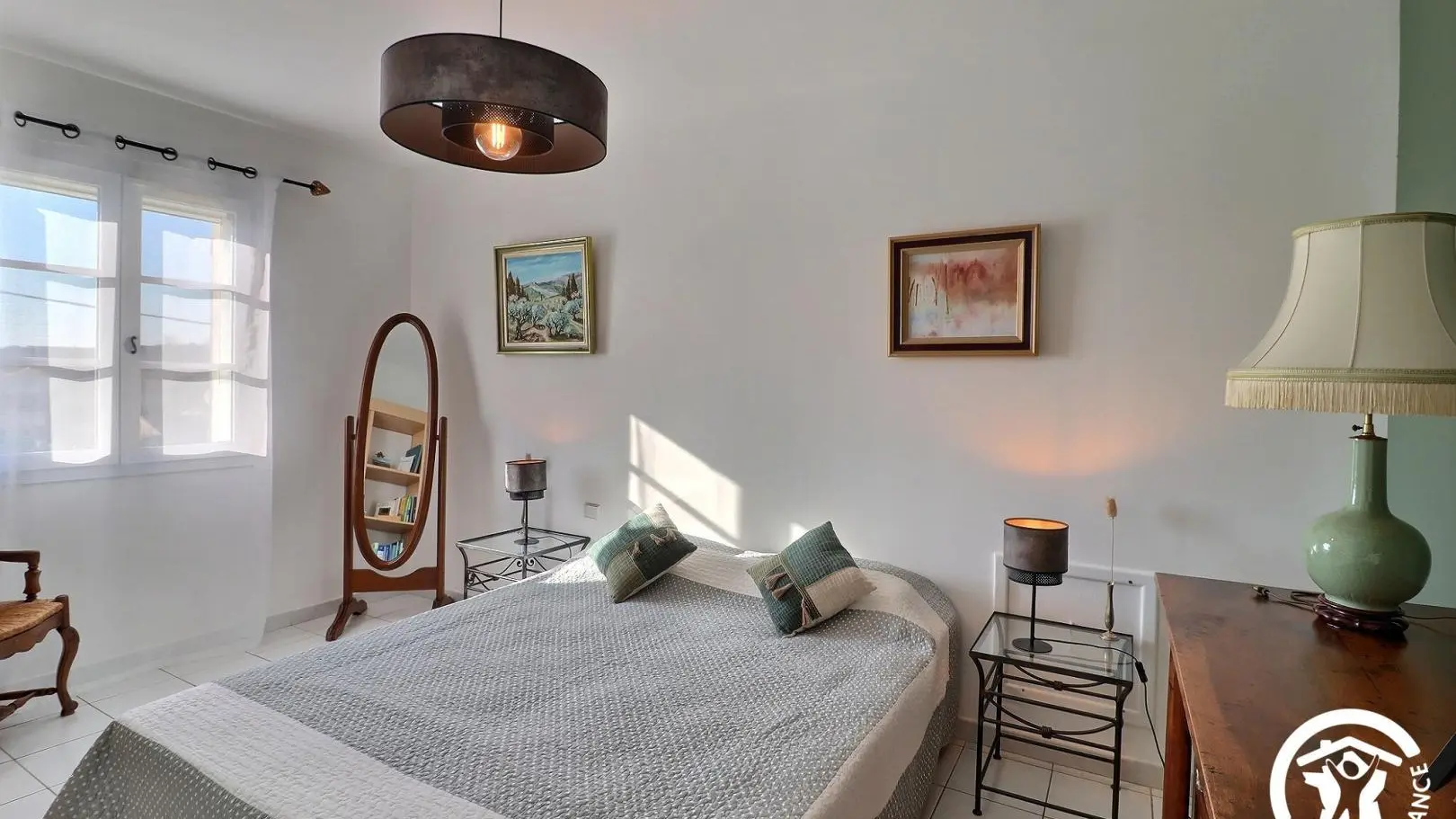 Chambre lit 160 ou 2 x 80 à l'étage