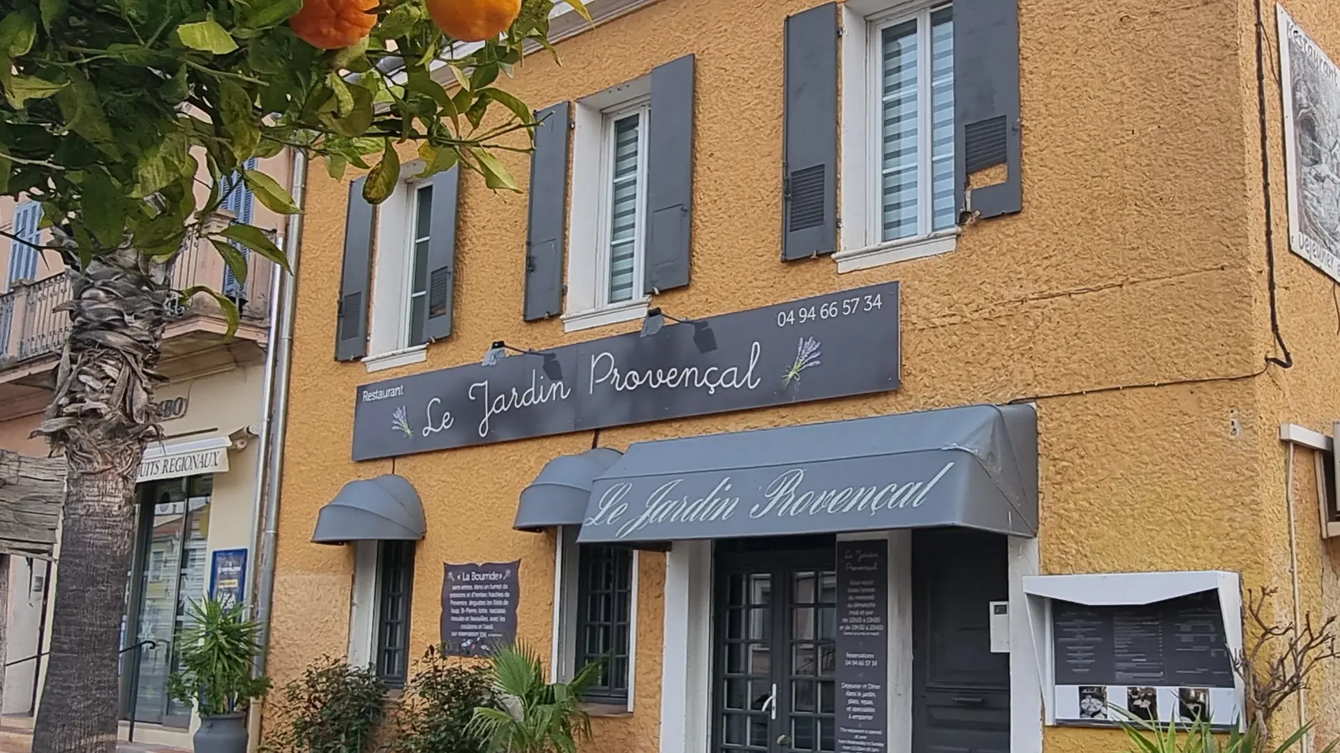 Entrée du Restaurant Le Jardin Provençal