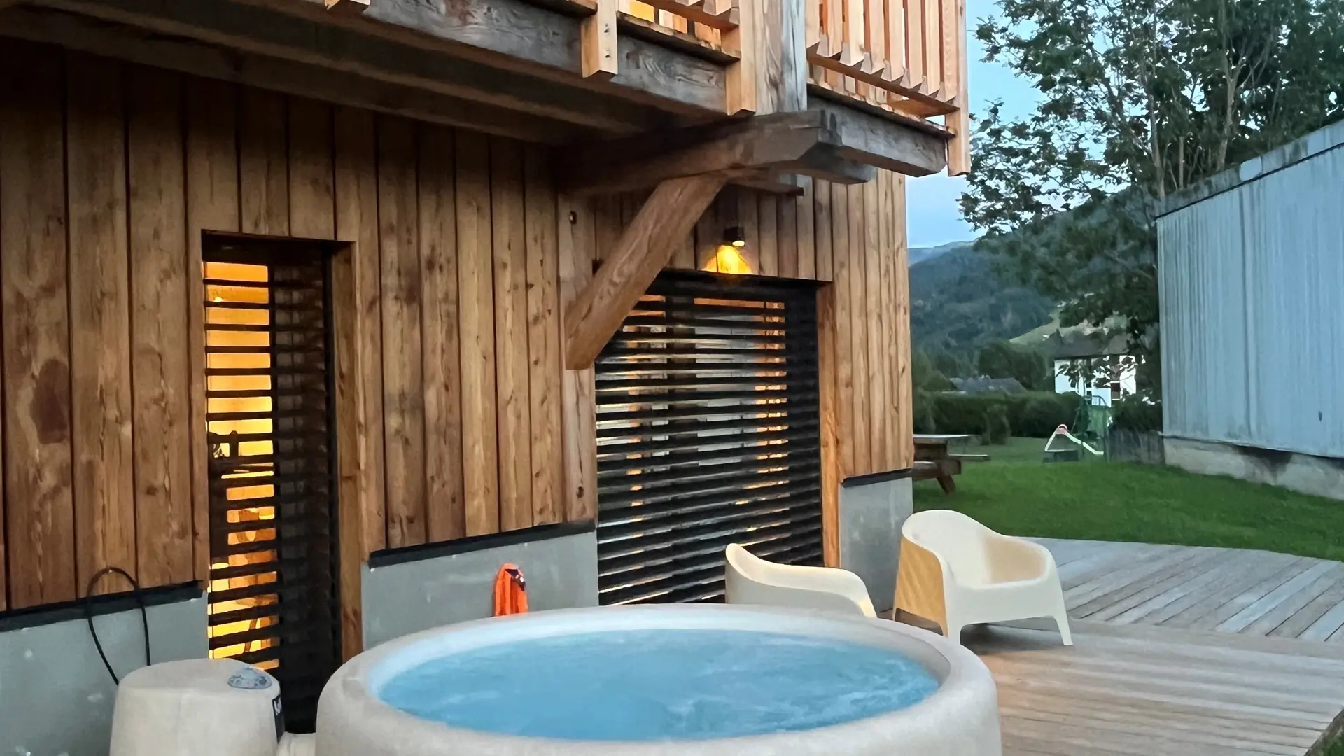 Le Jacuzzi sur la terrasse
