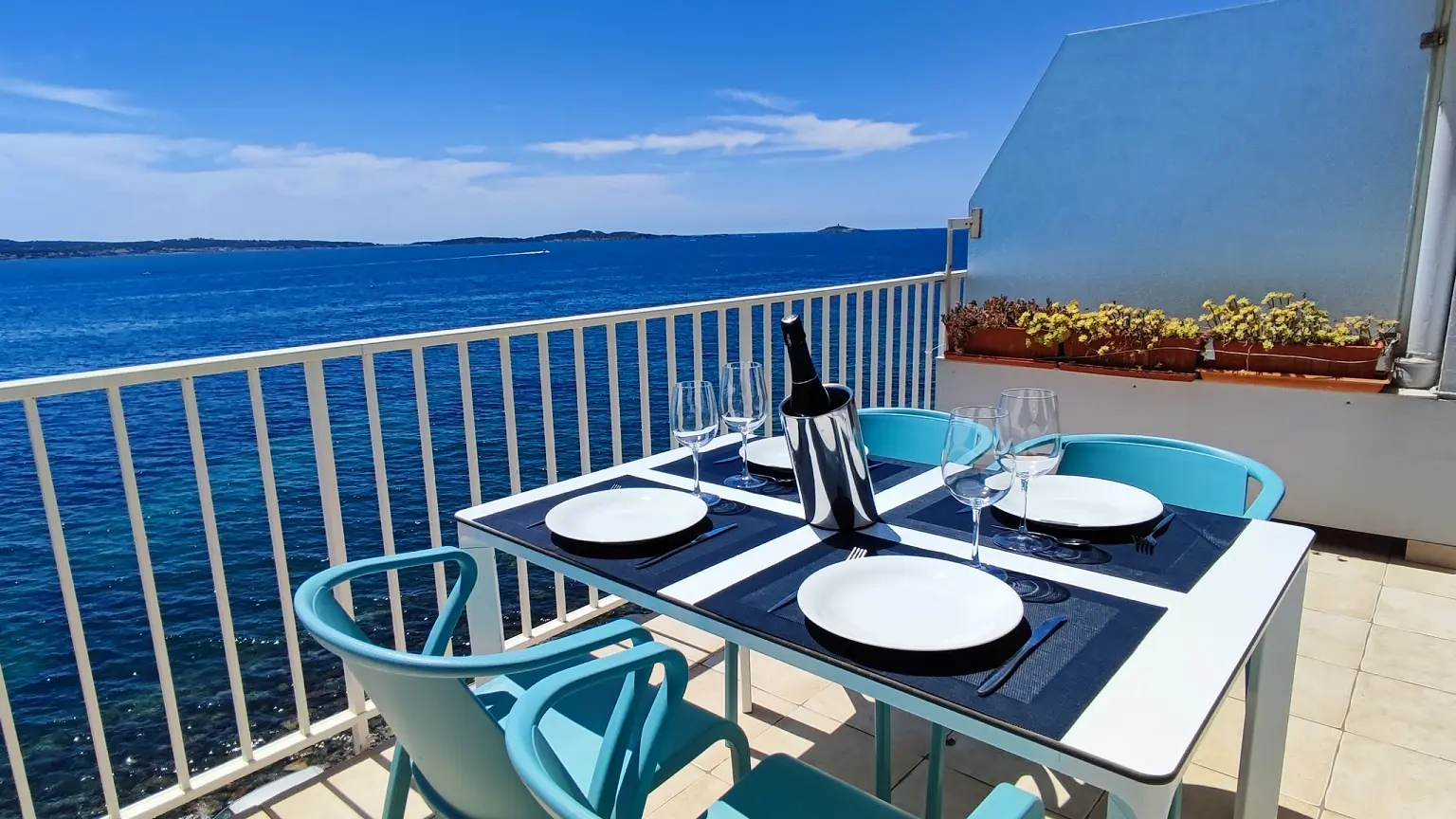 Terrasse mit Meerblick