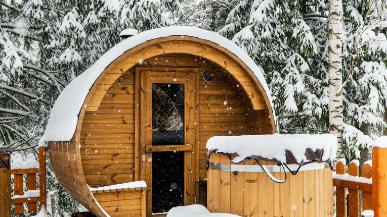 Bain_et_Sauna_sous_la_neige