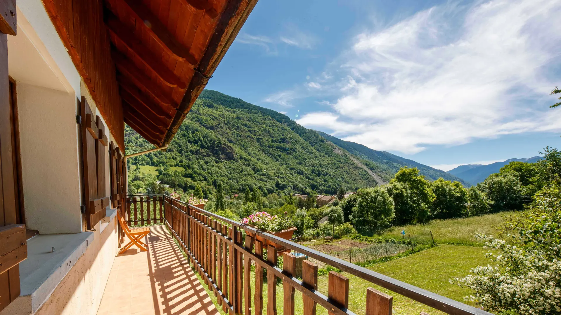 Gîte Les Cytises-Vue depuis la terrasse-Saint-Étienne-de-Tinée-Gîtes de France des Alpes-Maritimes