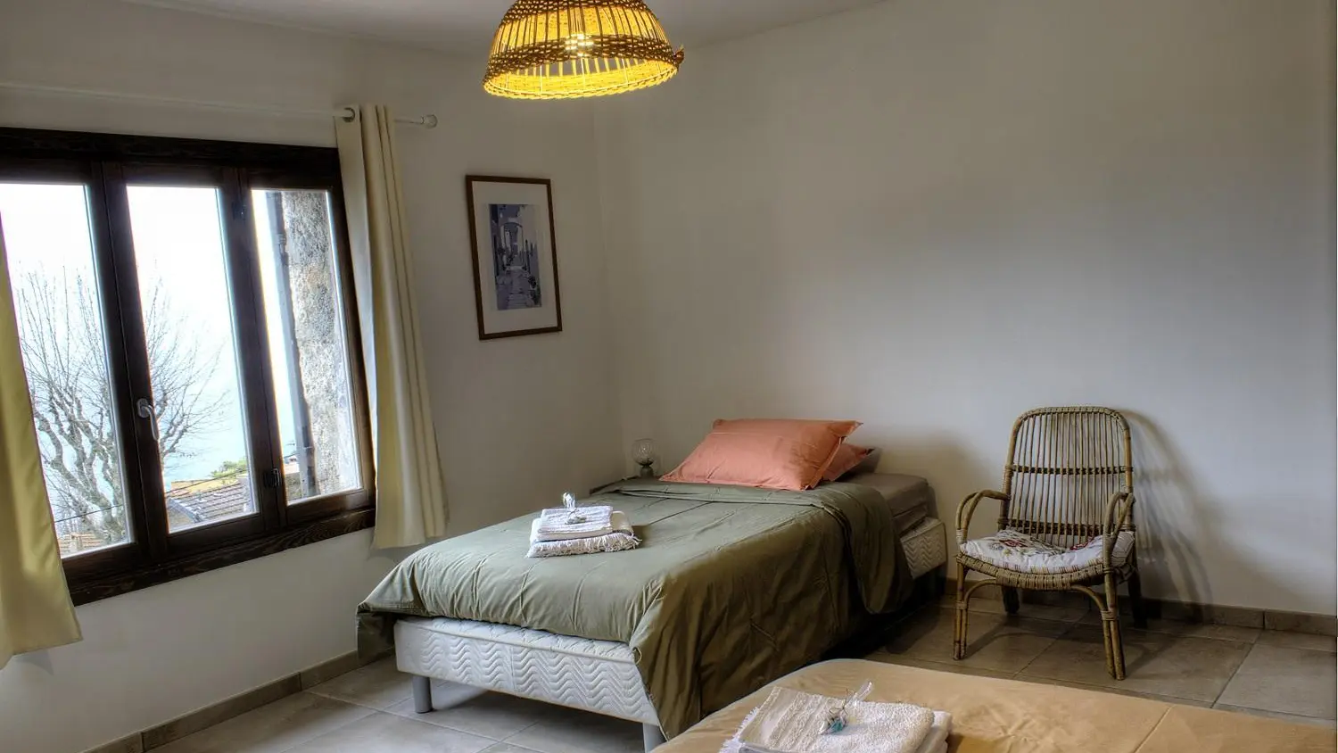 La maïoun de Jan - grande chambre pour 3 personnes - Gîtes de France Alpes-Maritimes