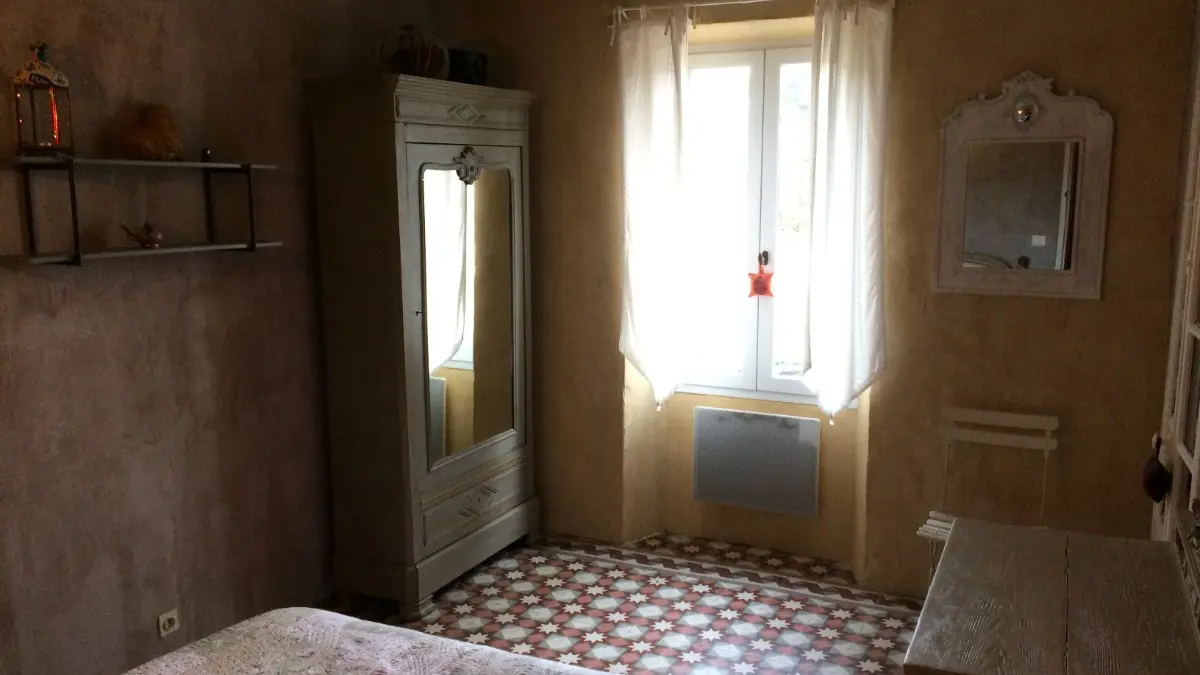 Chambre 2 avec salle de bain indépendante