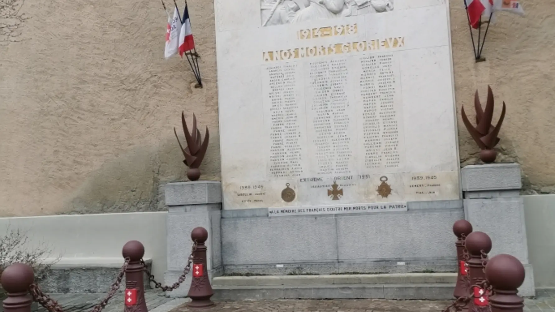 Monument aux Morts de Saint Etienne de Tinée