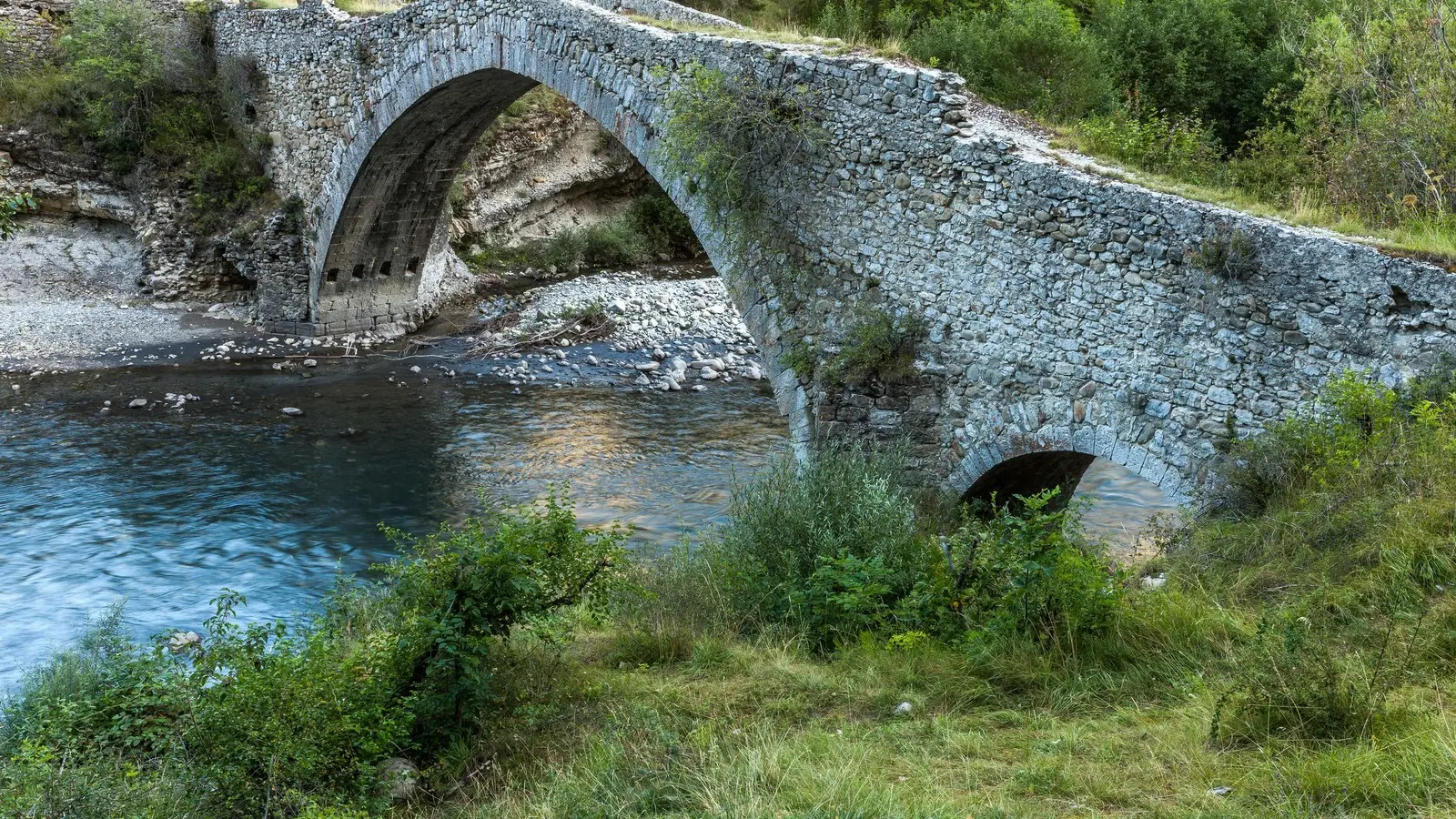 Le Pont du Moulin à Thorame Haute