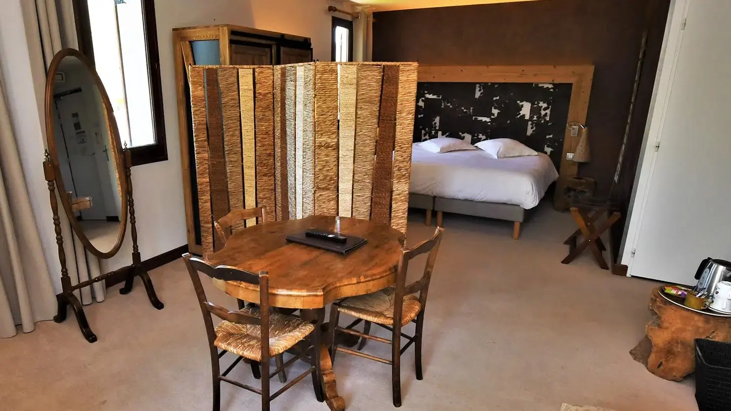 Auberge des Clarines au Châtelard : Chambre confort n°5