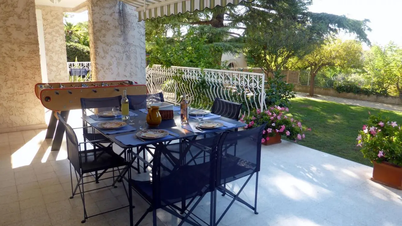 La terrasse et le baby foot