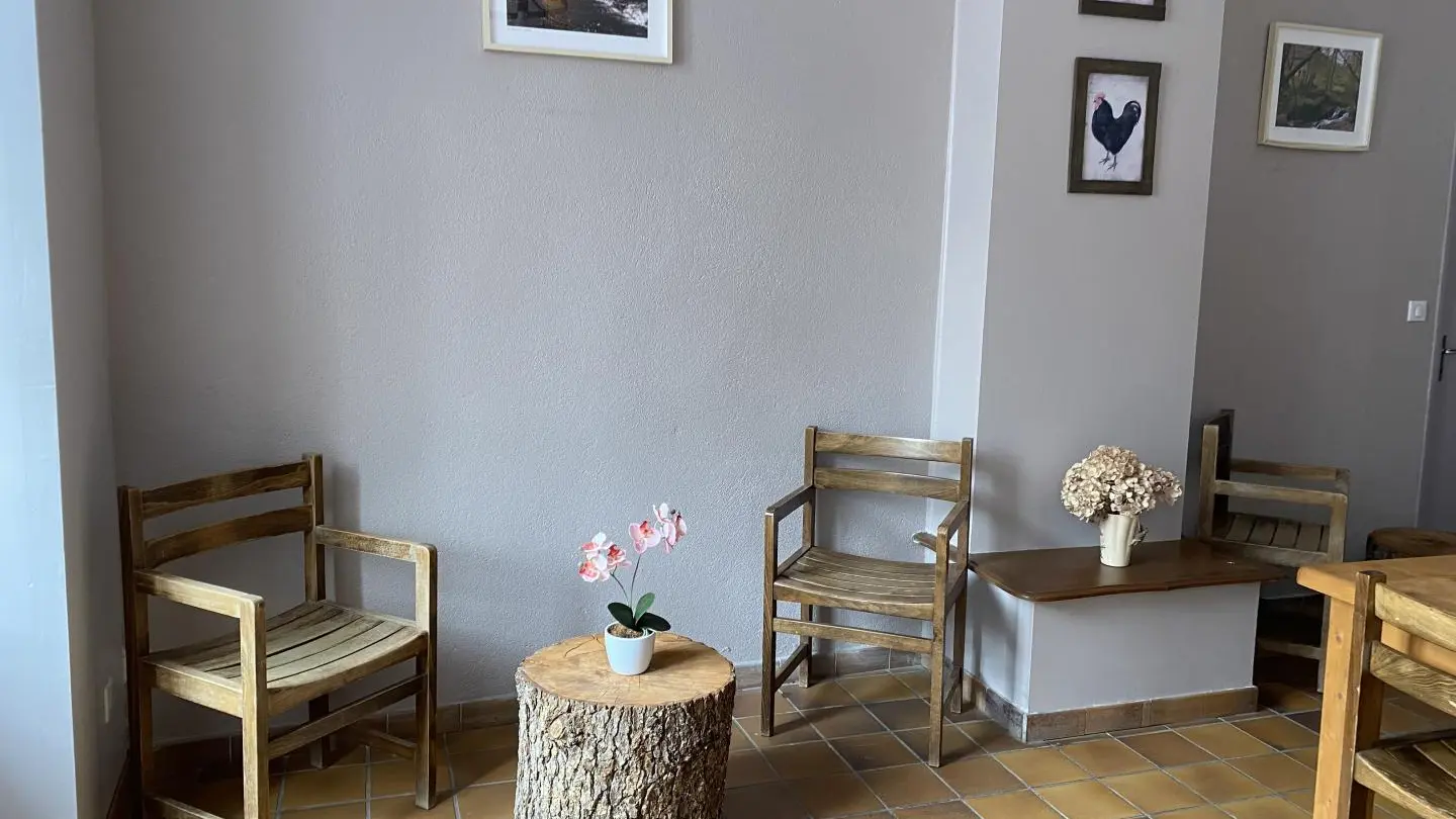 Gîte à ARFEUILLES dans l'ALLIER en AUVERGNE
SALLE D'ACCUEIL COMMUNE