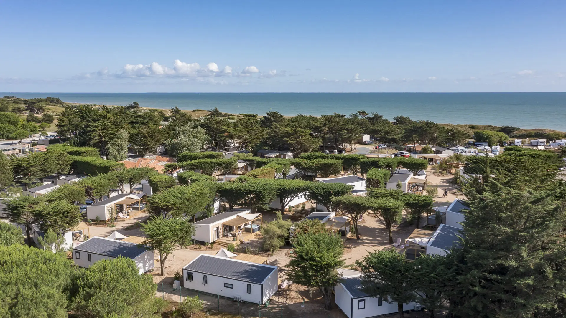 Vue aérienne du camping Les Amis de la Plage