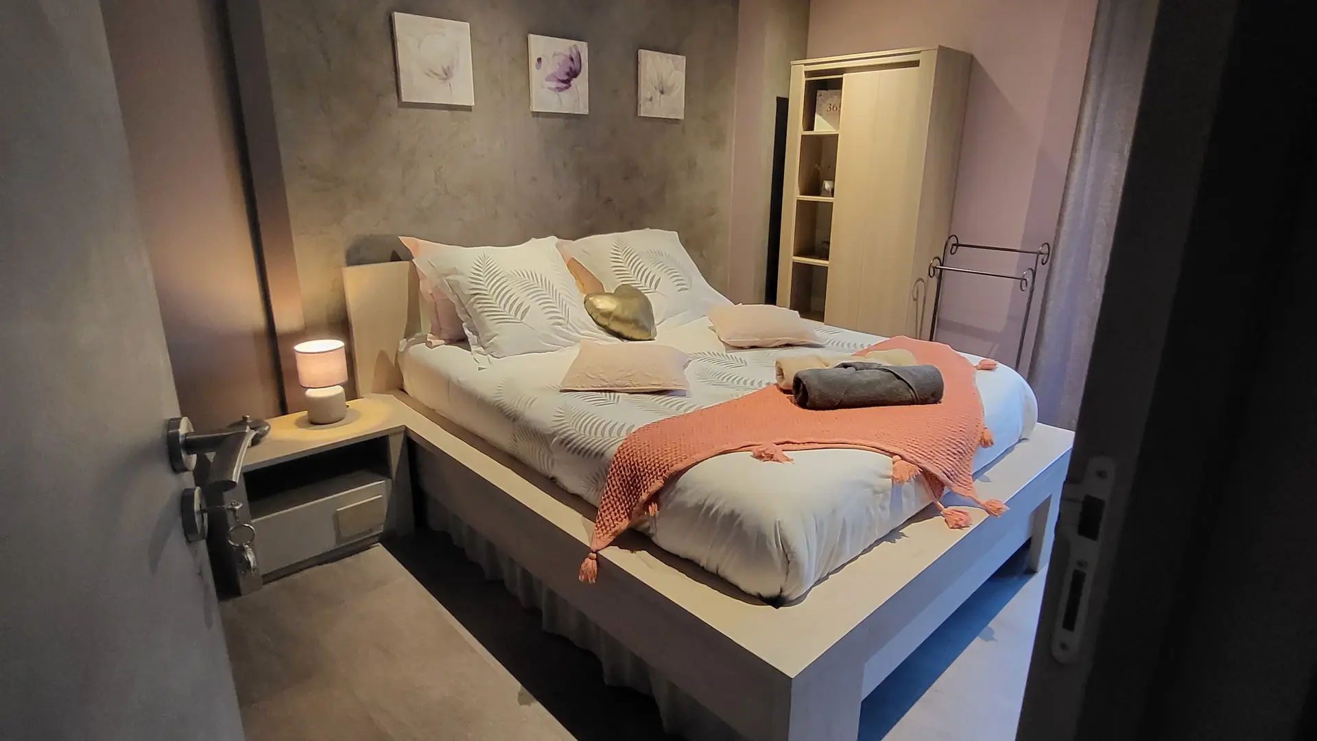 Chambre 2 bis