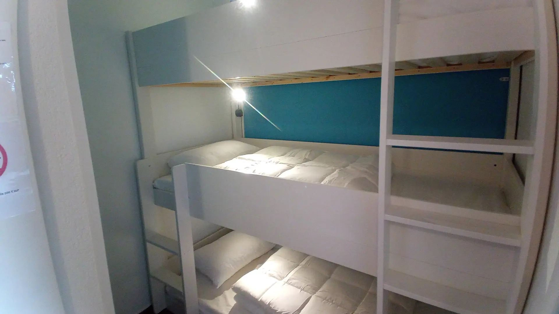 coin cabine