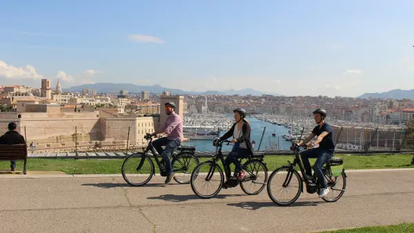 Calanques Park visit by e bike with virtual guide