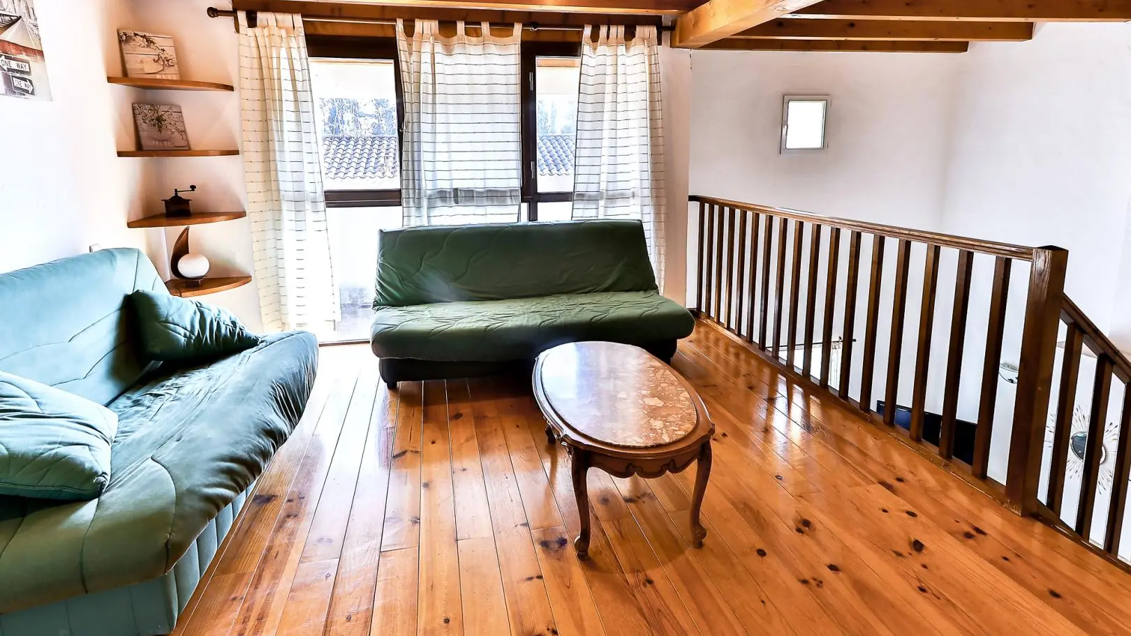 Petit salon sur mezzanine - Etage