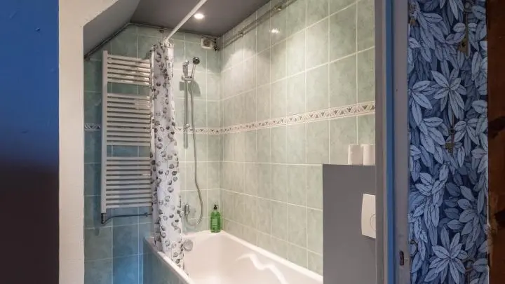 Salle de bains rez-de-chaussée