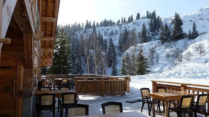 Vue sur la terrasse en hiver