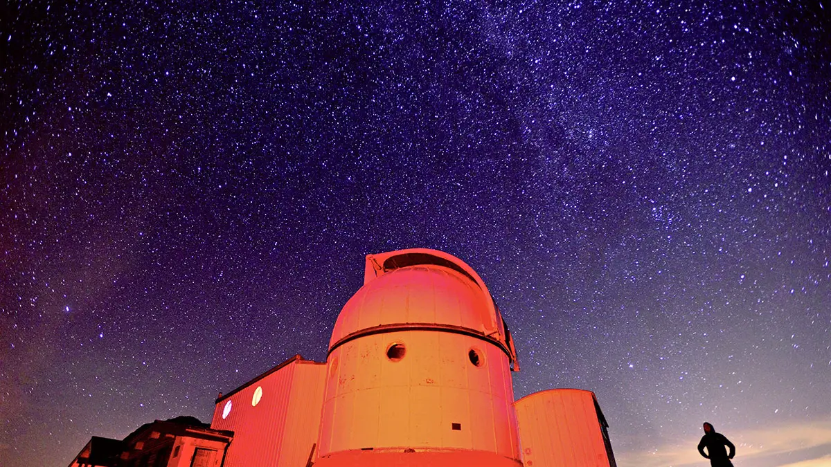 Observatoire de Saint-Véran et la voie lactée