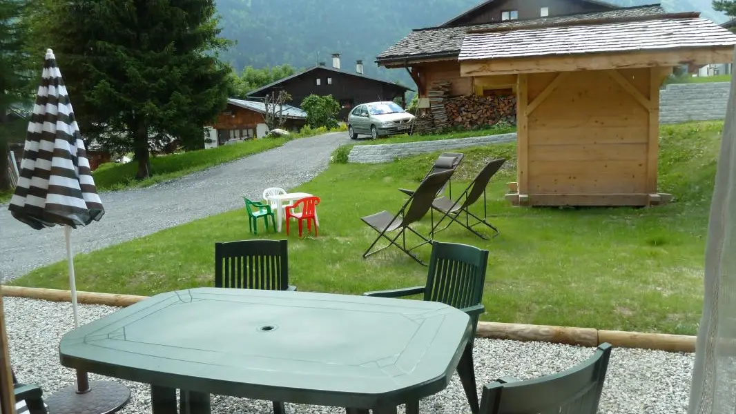 vue sur le jardin depuis le séjour