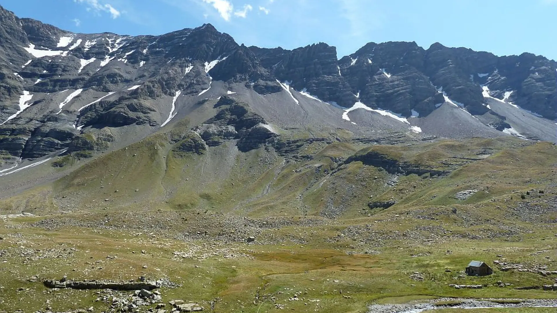 La Grande cabane sur l'itinéraire du Pas de la Cavale