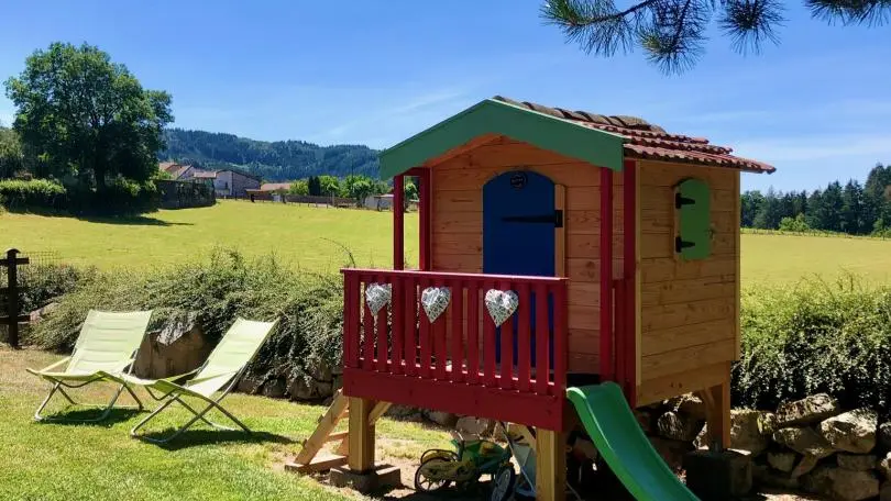 Belle vue sur la vallée depuis le jardin, calme assuré
