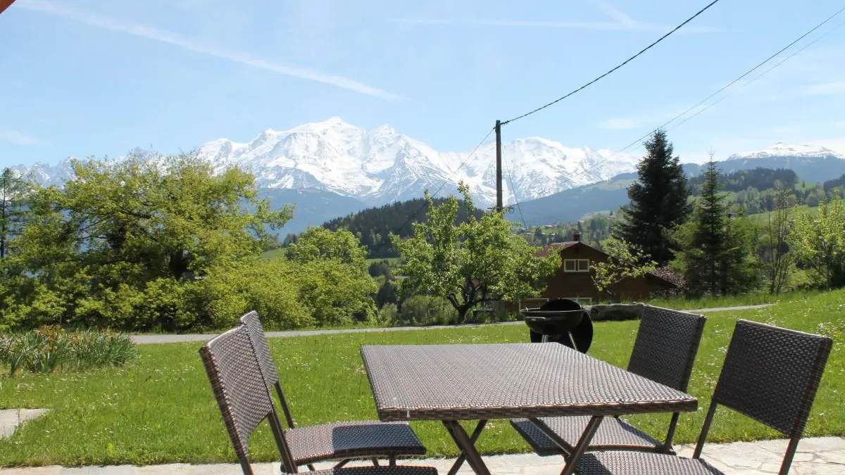 Terrasse avec vue sur le Mont-Blanc
