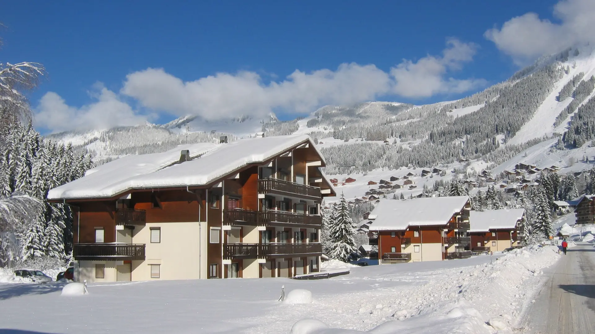 Le bâtiment en hiver