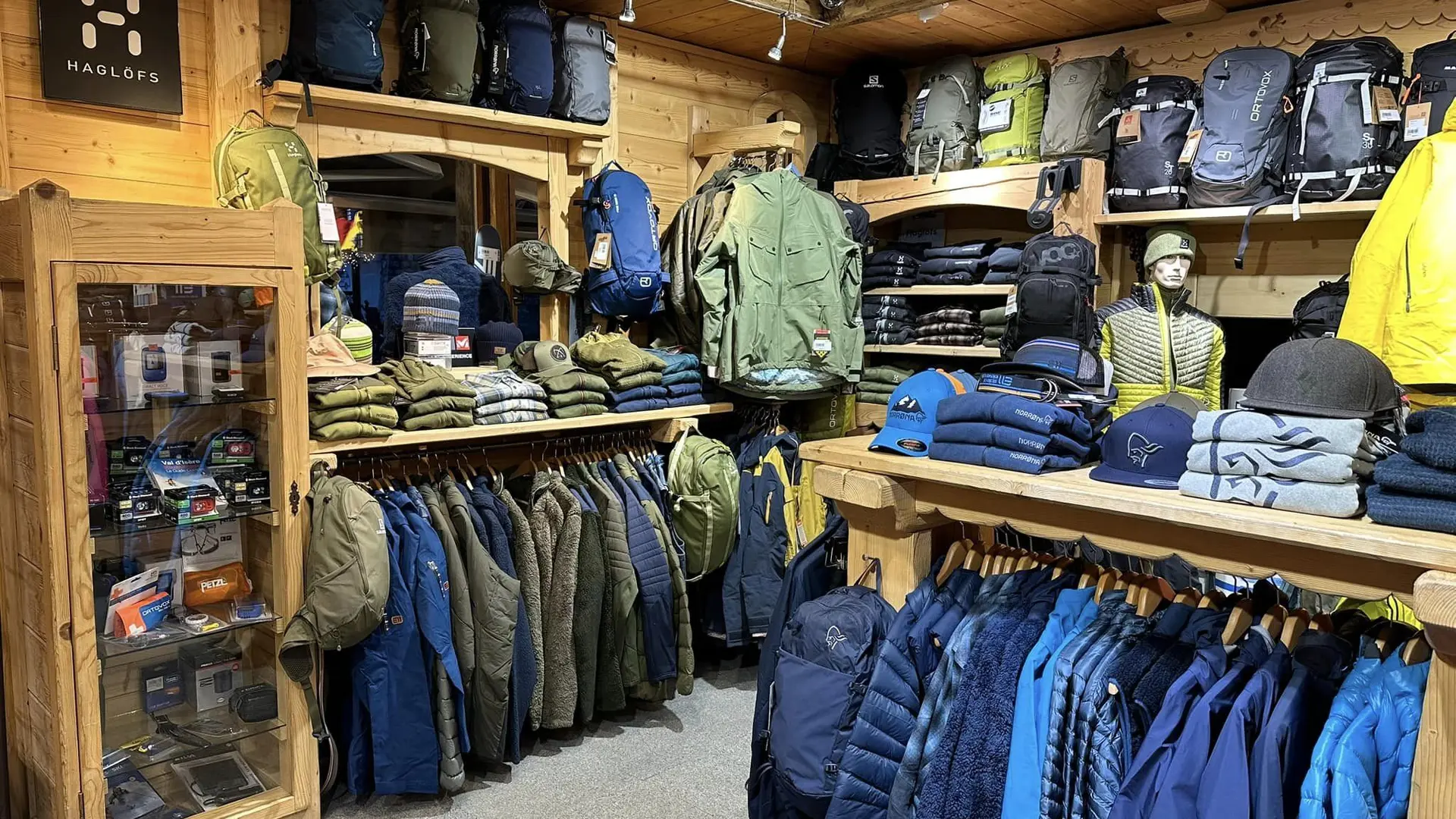 Intérieur boutique - Mountain Pro Shop