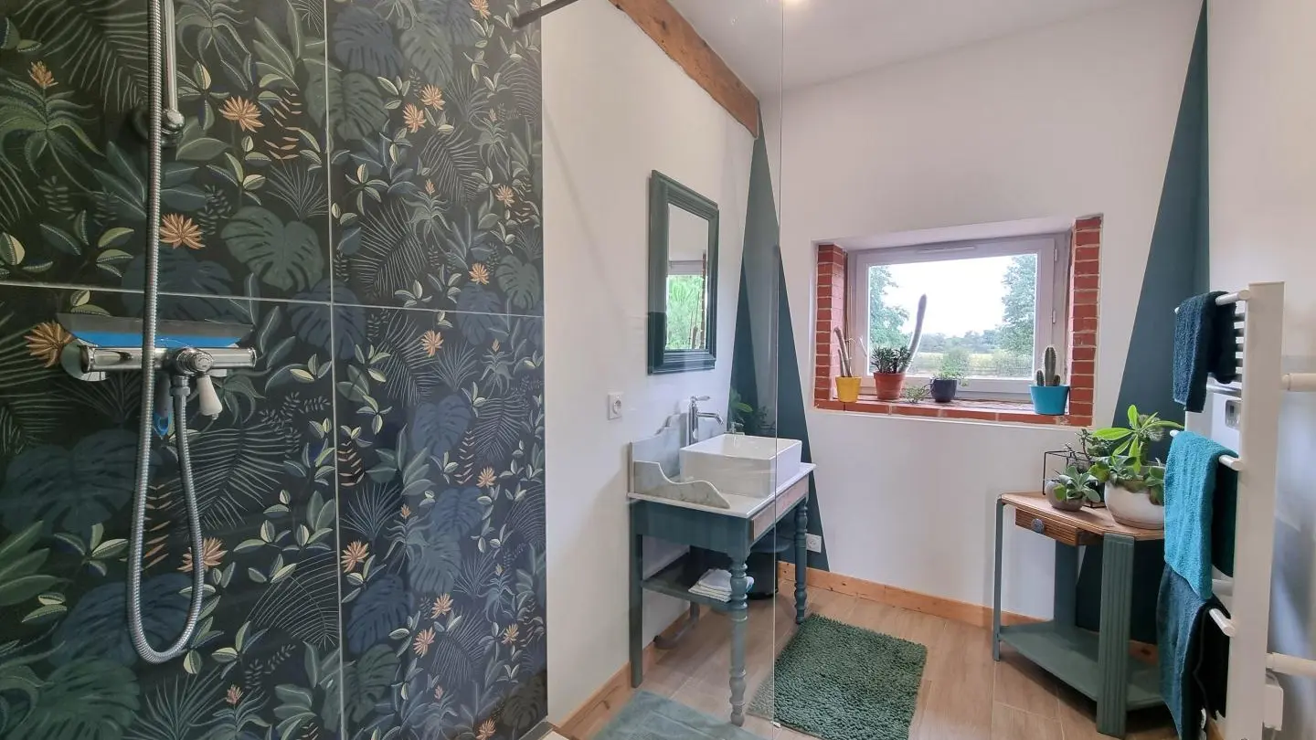 Salle d'eau de la chambre familiale.