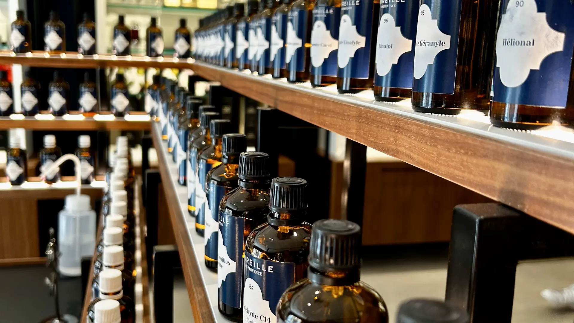 Mireille Parfumerie_L'Isle-sur-la-Sorgue zoom orgue à parfum