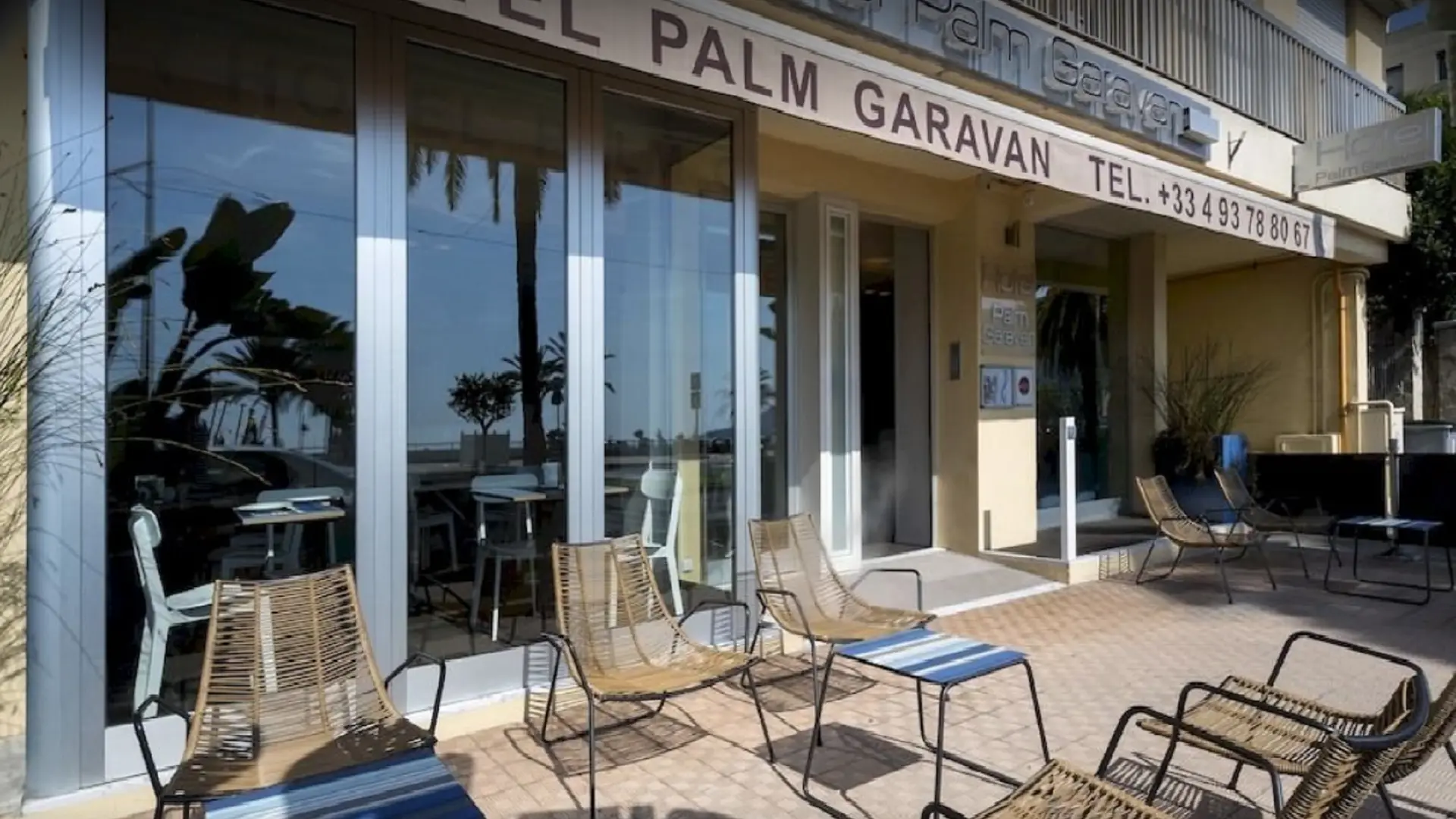 Entrée de l'hôtel Palm Garavan