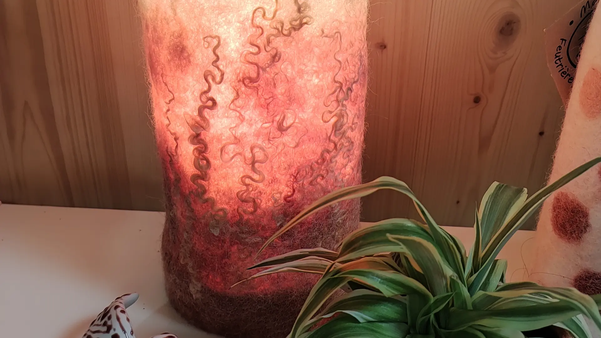 lampe et cache pot par MV créations, colombe par Emmane